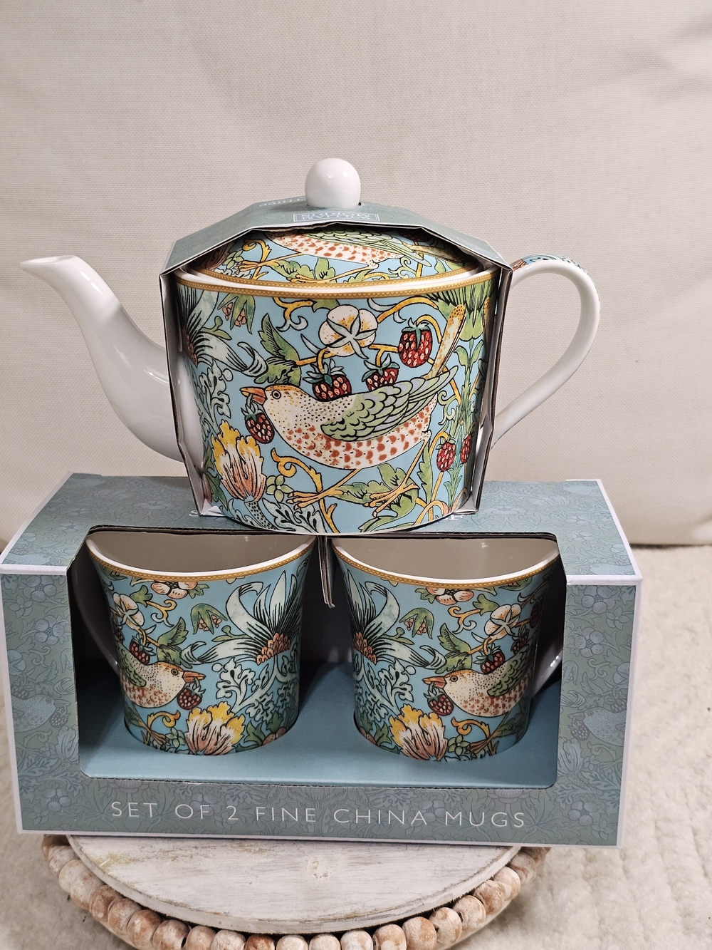 The Leonardo Collection William Morris Strawberry Thief Tea Pot And 2 Mags - Picture 3 of 9